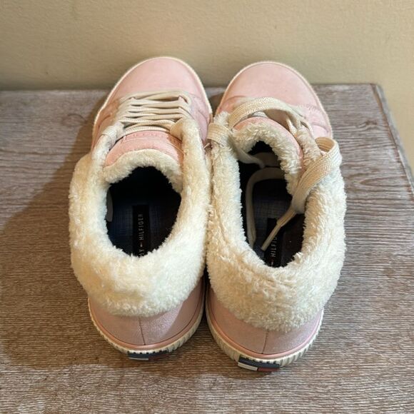 Tommy Hilfiger Olivee2 Casual Fashion Sneakers- Light Pink- Size 7 M- NIB - Picture 3 of 9